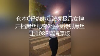 漂亮女朋友晚上伺候我 主动口交骑上来操逼 最后被干的浪叫不断 露脸精彩