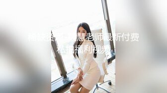 -丰乳肥臀无毛美眉浴室互相嬉戏 看谁尿的多 尿的远