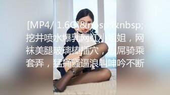 第一次尝试用手机黑屏偷录合租妹子用小盆子洗海鲜 妹子好几次疑惑的看镜头