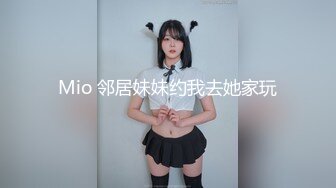 00后清纯女神级萌妹KTV赴约,碎花连衣裙少女感十足,KTV里边唱歌壹边拿啤酒瓶摩擦小茓