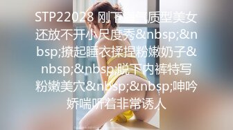 妈妈不在家,儿子跟爸爸偷偷乱伦,把儿子嗯在床边撅着屁股无套操了